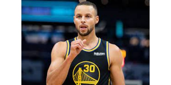 Stephen Curry è stato nominato il quarto miglior giocatore